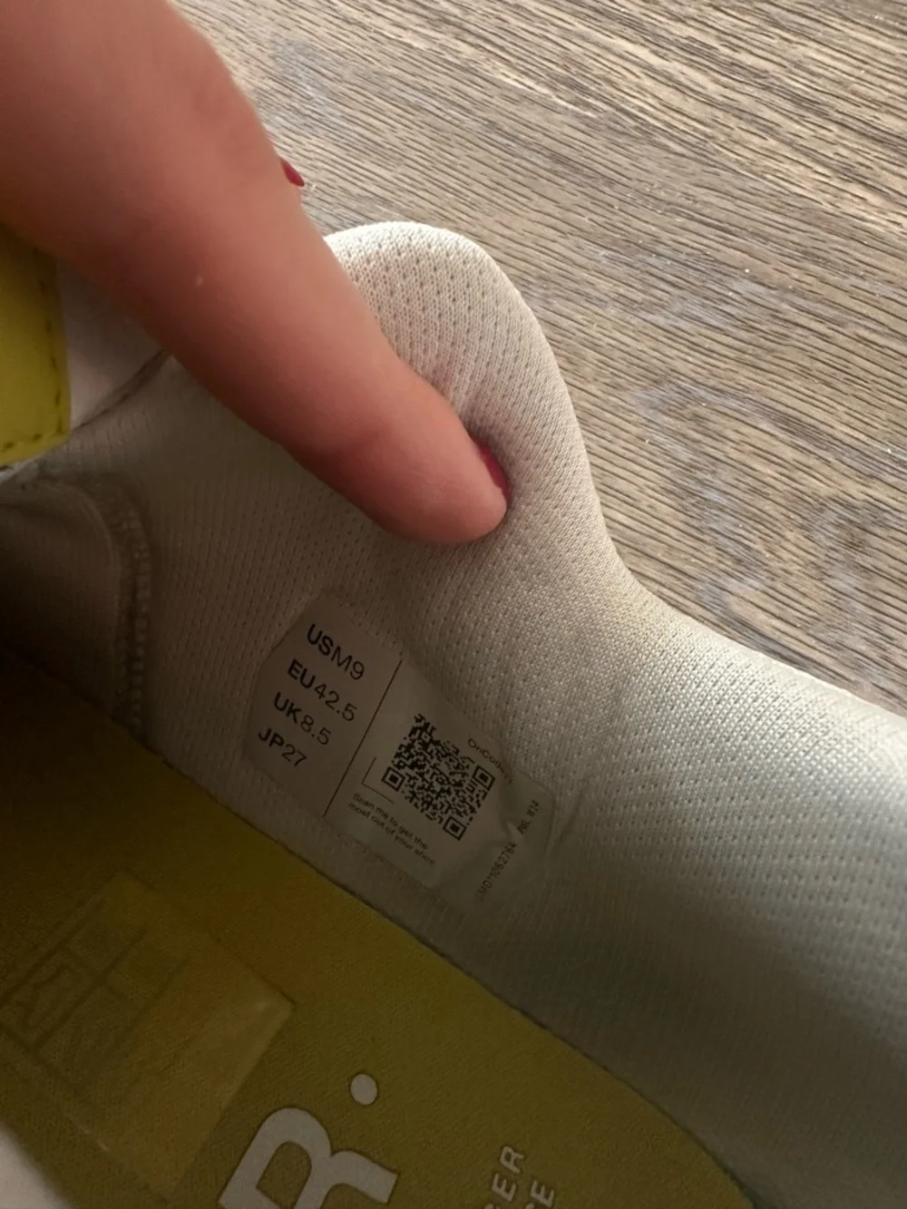 On Cloud x The Roger Men's White Sneakers - Picture 6 of 8